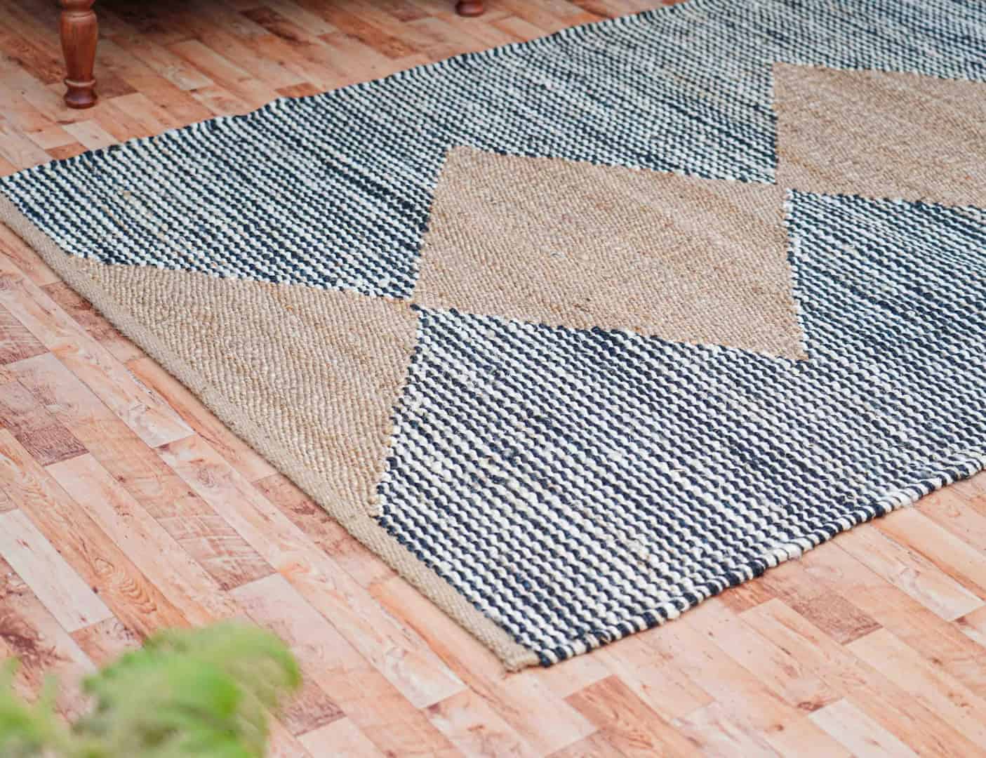 Home and Living Room Decor Hand Loomed Jute Hemp Rug - Image 4