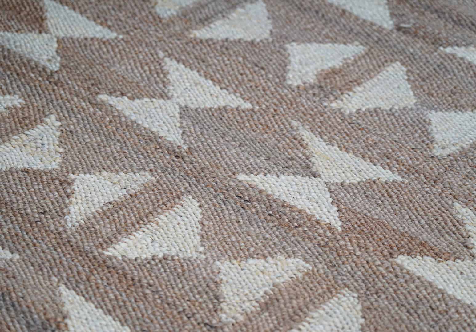 Hand Loomed Natural Jute Hemp Runner Rug with Off White Design - Image 4