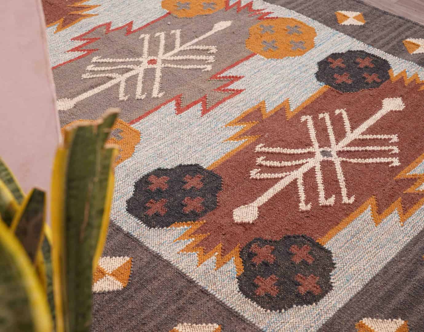 Vintage Indian Antique Look Multicolor Wool Jute Kilim Rug with Fringes Jute Rug For Living Room Decor Rug Vintage Large Area Jute Kilim Rug  - Image 4