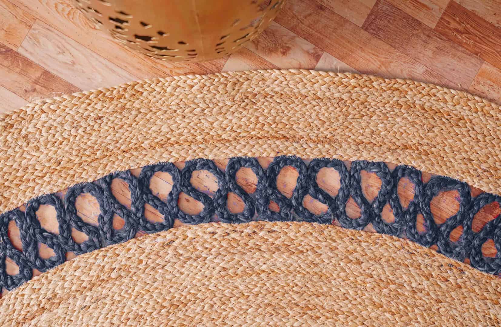 Custom Color Lattice Border Scalloped Hand Braided Natural Jute Round Rug - Image 4