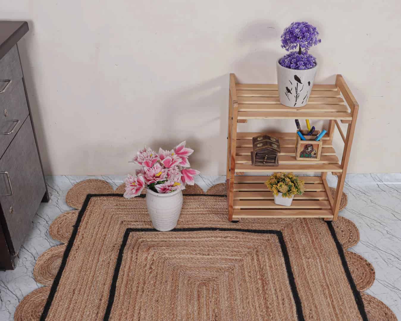 Beige with Double Color Border Handmade Braided Jute Scalloped Rectangle Rug - Image 4