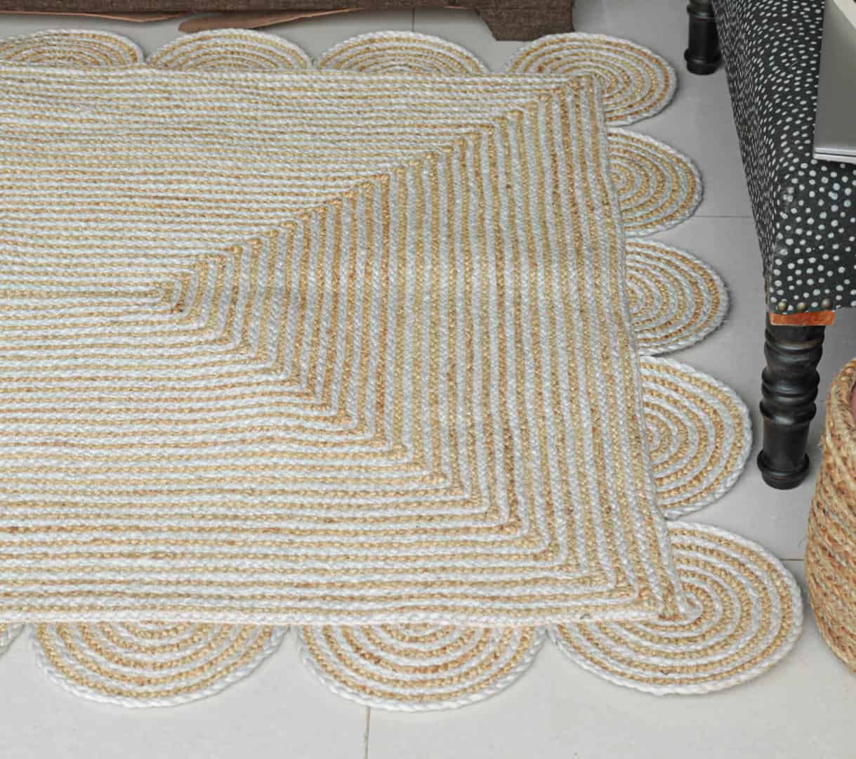 Beige and White Tie Dye Handmade Bohemian Jute Braided Scalloped Rectangle Rug - Image 5