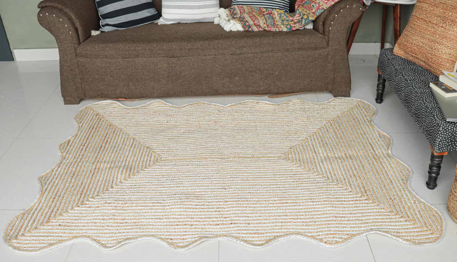 Wavy Edge Scalloped Handmade Beige and White Tie Dye Braided Rectangle Jute Rug - Image 7