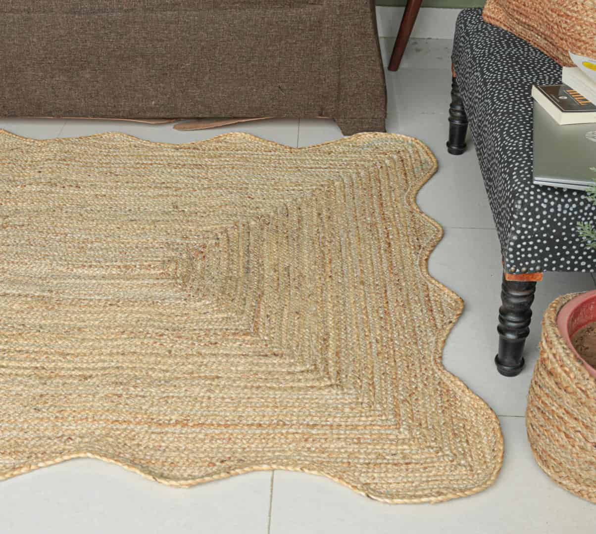 Indian Hand Braided Wavy Edge Scalloped Rectangle Jute Rug - Image 4