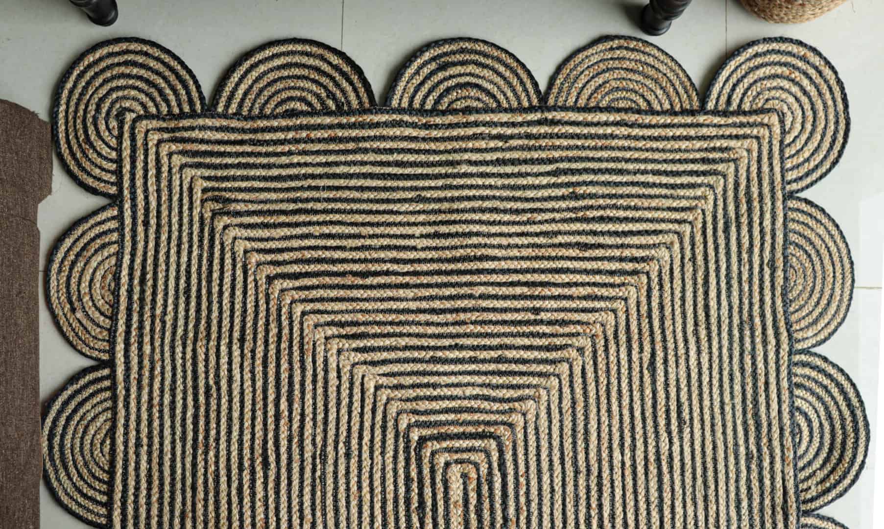 Beige and Black Tie Dye Hand Braided Scalloped Rectangle Jute Rug - Image 3