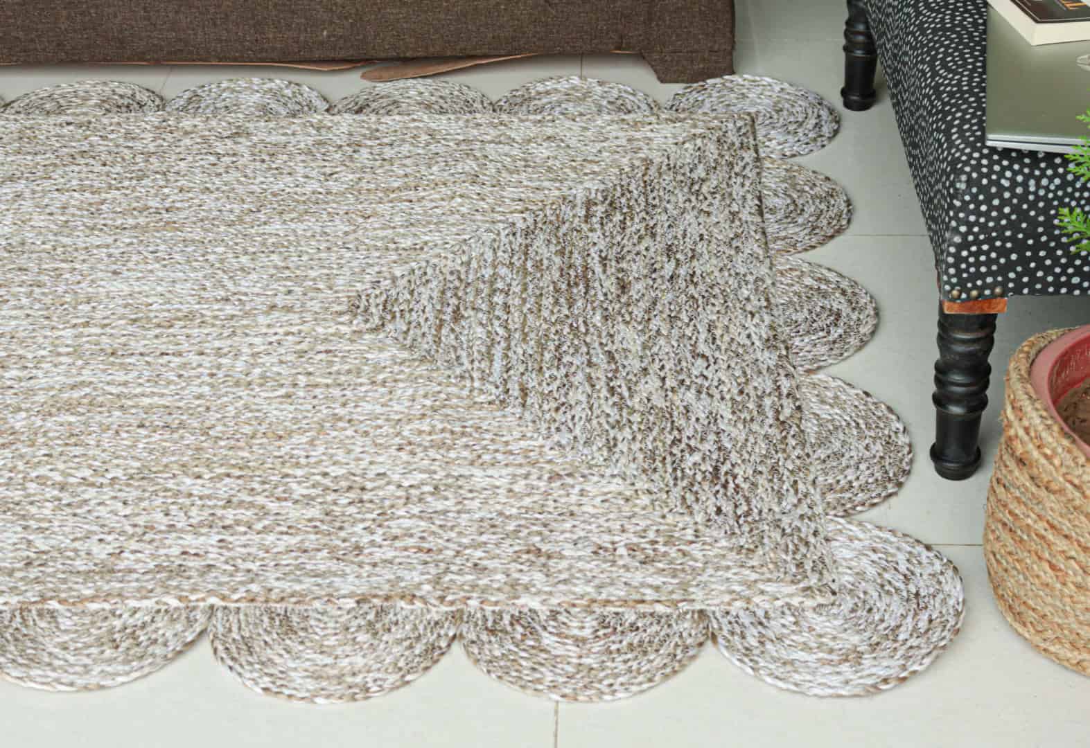 Hand Braided Beige White and Grey Tie Dye Braided Rectangle Scalloped Jute Rug - Image 4