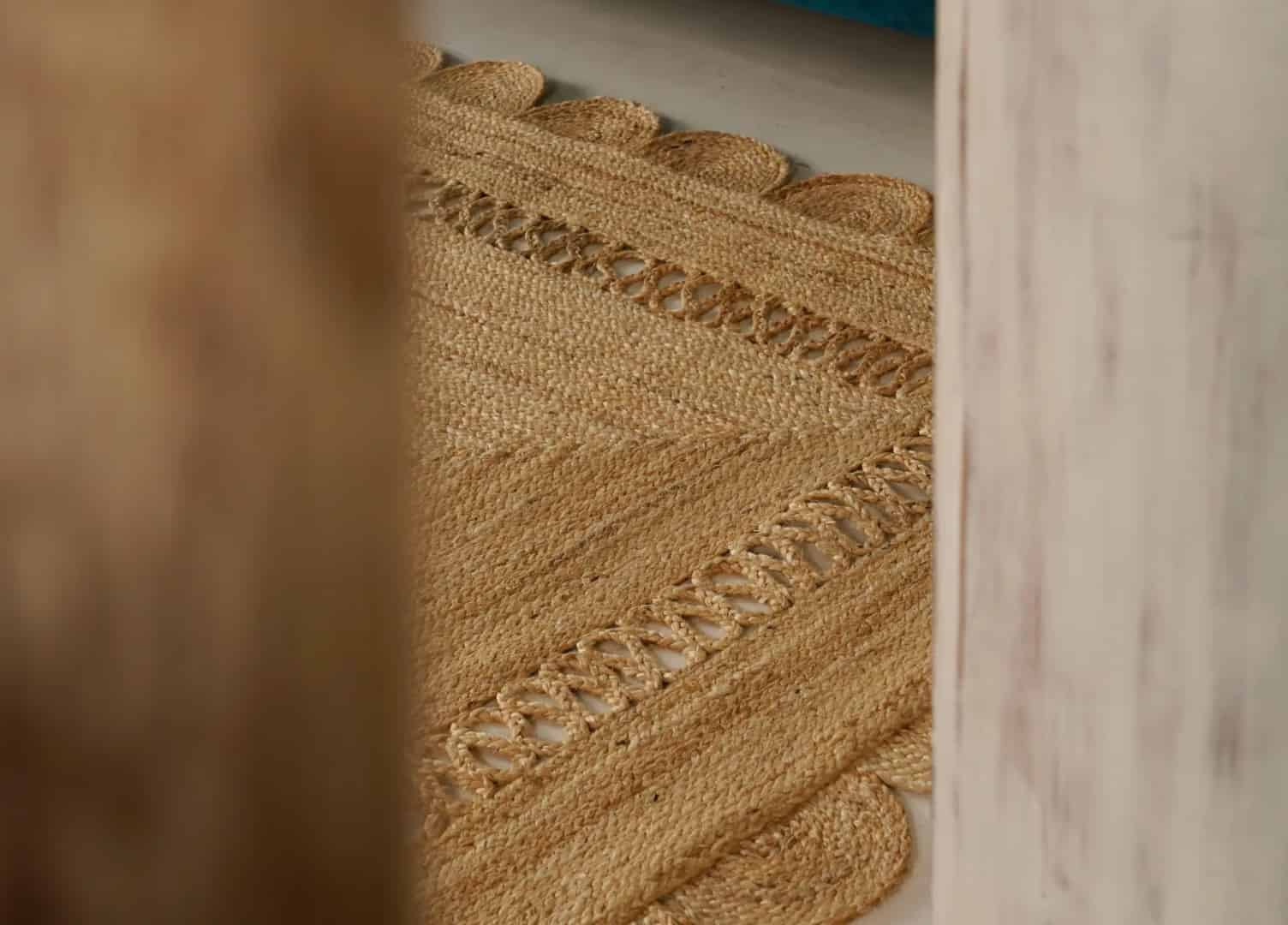 Indian Handmade Natural Braided Scalloped Rectangle Jute Rug - Image 7