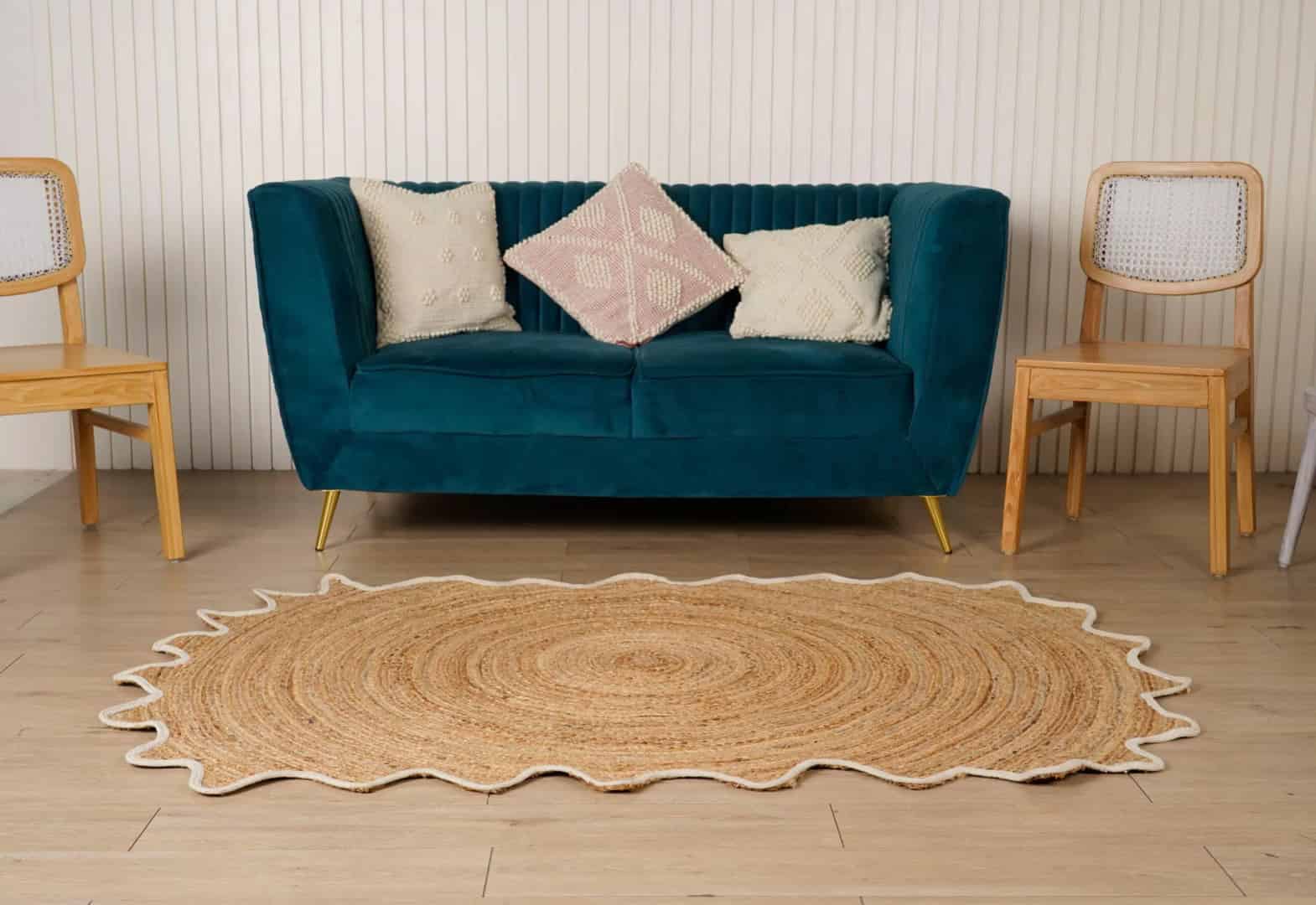 Handmade Scalloped Oval Jute Rug Beige With White Border - Image 1