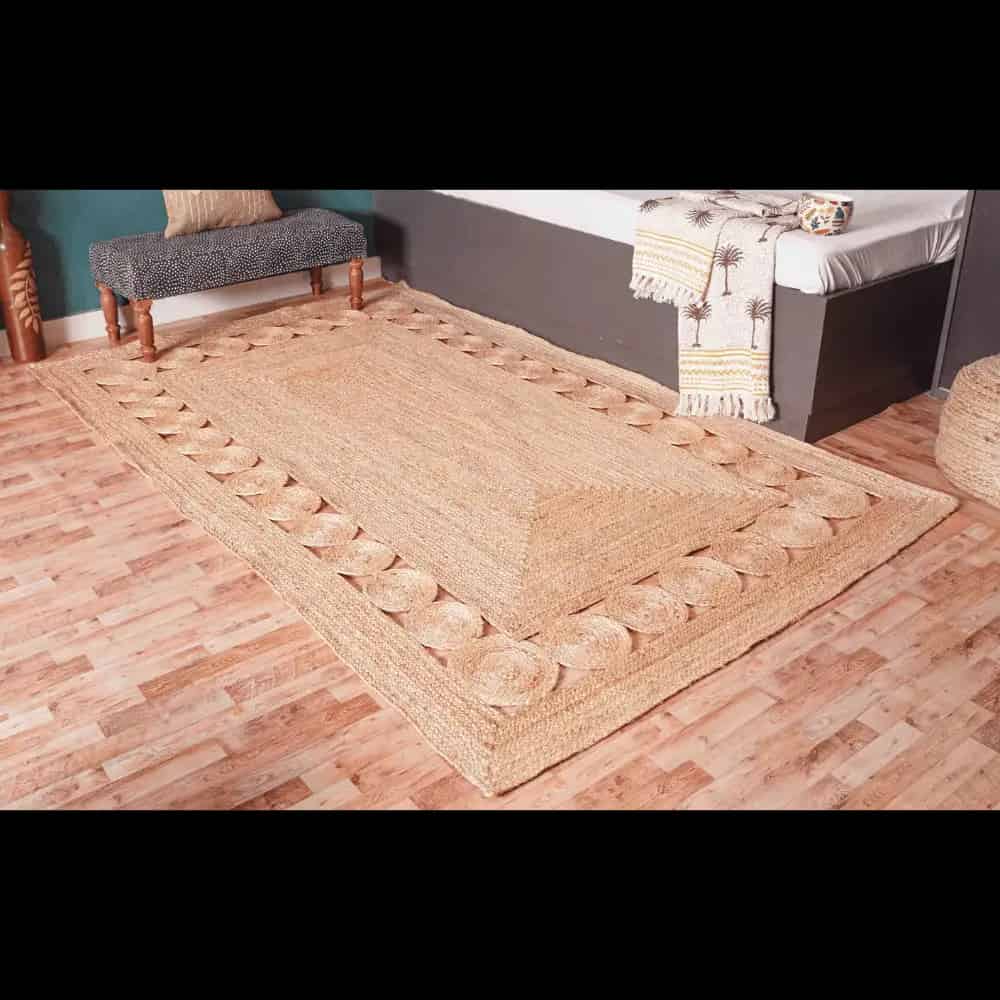 Hand Braided Beige Scalloped Jute Area Rug  - Image 2