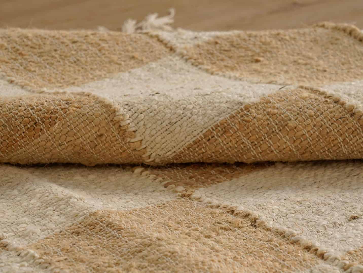 Natural Jute Fiber Cotton Hand Woven Bohemian Moroccan Inspired Rug Beige and White Box Pattern Rug White Fringes Rug For Living Decor Home  - Image 6