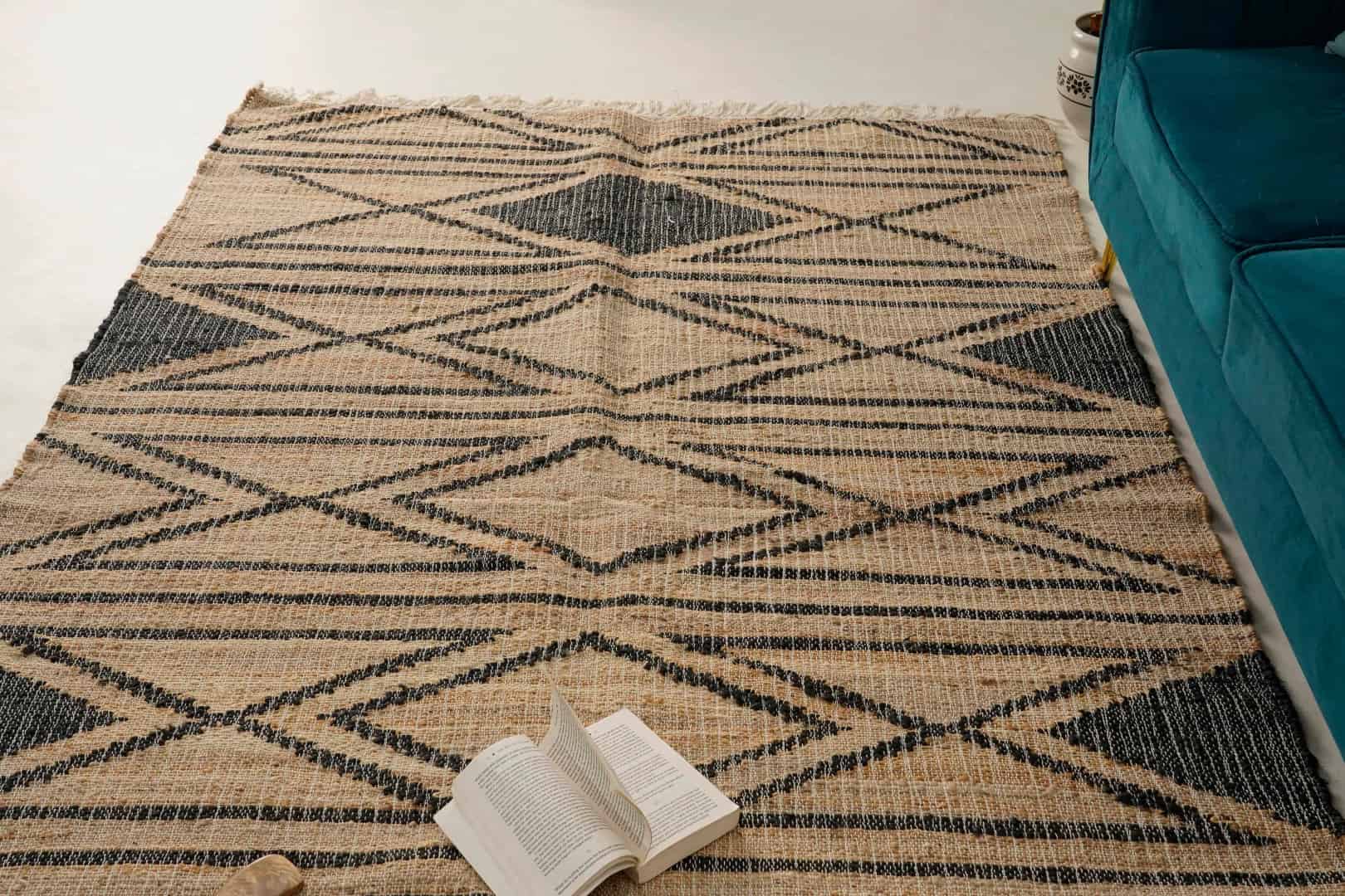 Natural Jute Black High Quality Hand Woven Geometric Boho Style Rug Beige Jute Rug With Black Design Rug For Living Room Decorative Area Rug  - Image 4