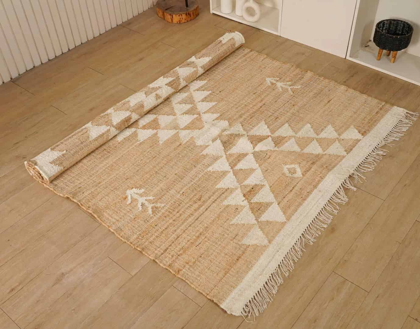 Beige Jute Rug With White Design Rug Ivory Flower Natural Jute wool High Quality Hand Woven Premium Quality Boho Style Rug White Fringes Jute Rug For Living Home Decor  - Image 2