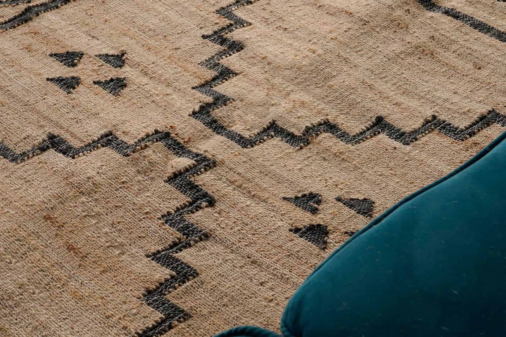 Beige Cotton Jute Rug With Black Pattern Dhurrie Rug Handwoven Jute Rug Bohemian Vintage Large Area Jute Rug For Living Decorative Jute Rug White Fringes Jute Rug  - Image 5