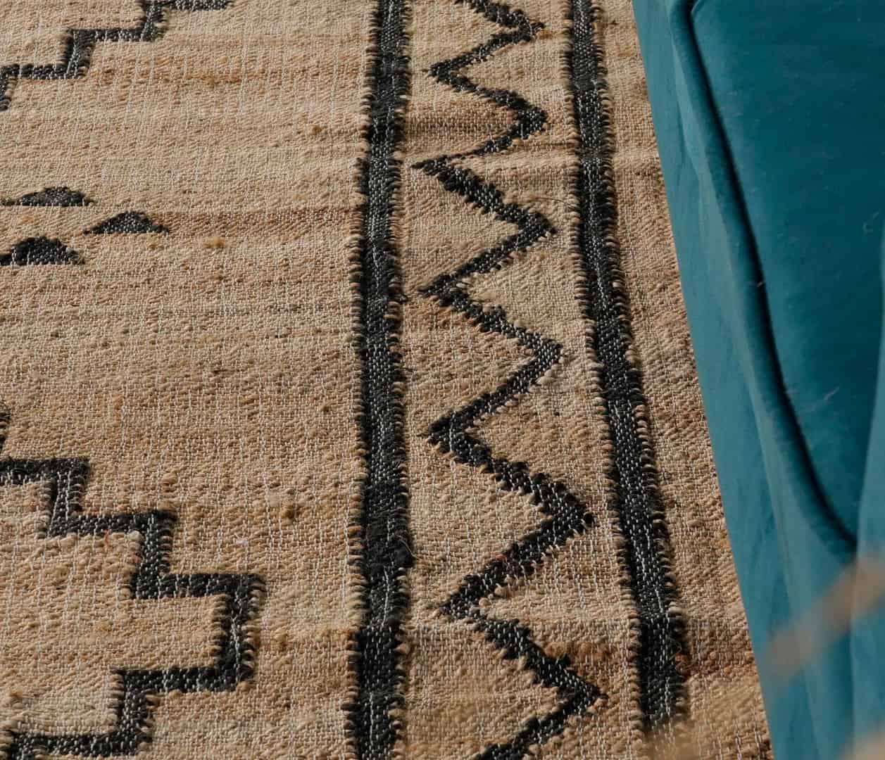 Beige Cotton Jute Rug With Black Pattern Dhurrie Rug Handwoven Jute Rug Bohemian Vintage Large Area Jute Rug For Living Decorative Jute Rug White Fringes Jute Rug  - Image 7