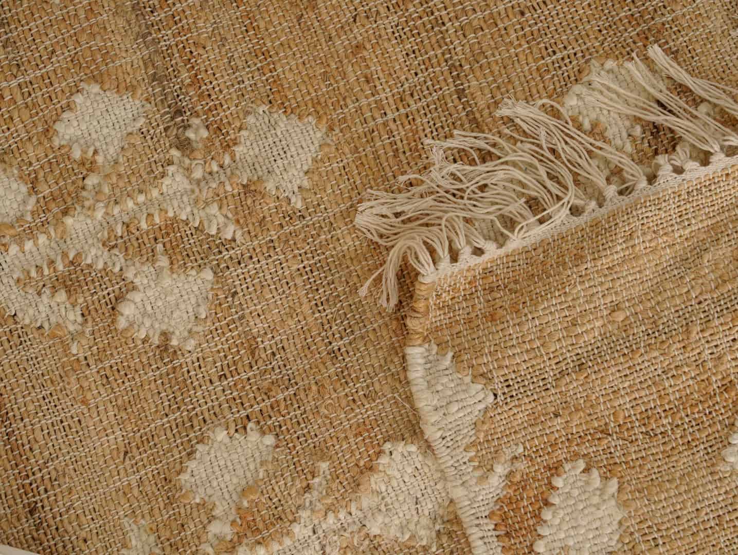 Ivory Flower Natural Jute wool High Quality Hand Woven Premium Quality Boho Style Rug Vintage Jute Large Area Rug White Design Rug and White Fringes Jute Rug  - Image 4