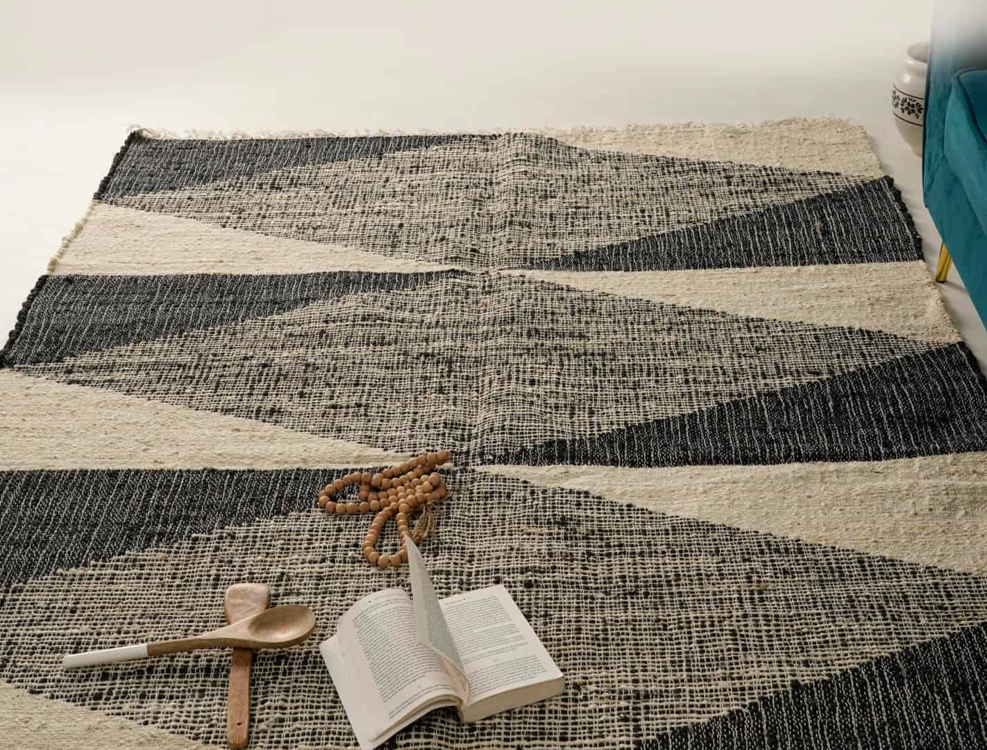 Indian Handwoven Colorful Cotton Jute Dhurrie Rug White Fringes Jute Rug Vintage Large Dhurrie Rug Entryway Jute Dhurrie For Dining Table Decor Rug  - Image 5