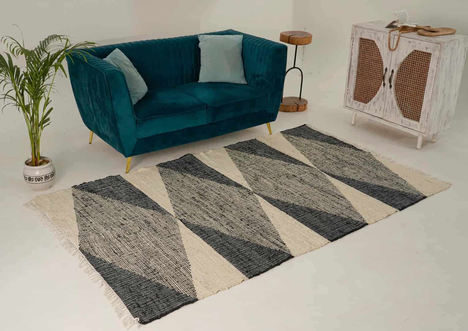 Indian Handwoven Colorful Cotton Jute Dhurrie Rug White Fringes Jute Rug Vintage Large Dhurrie Rug Entryway Jute Dhurrie For Dining Table Decor Rug  - Image 1