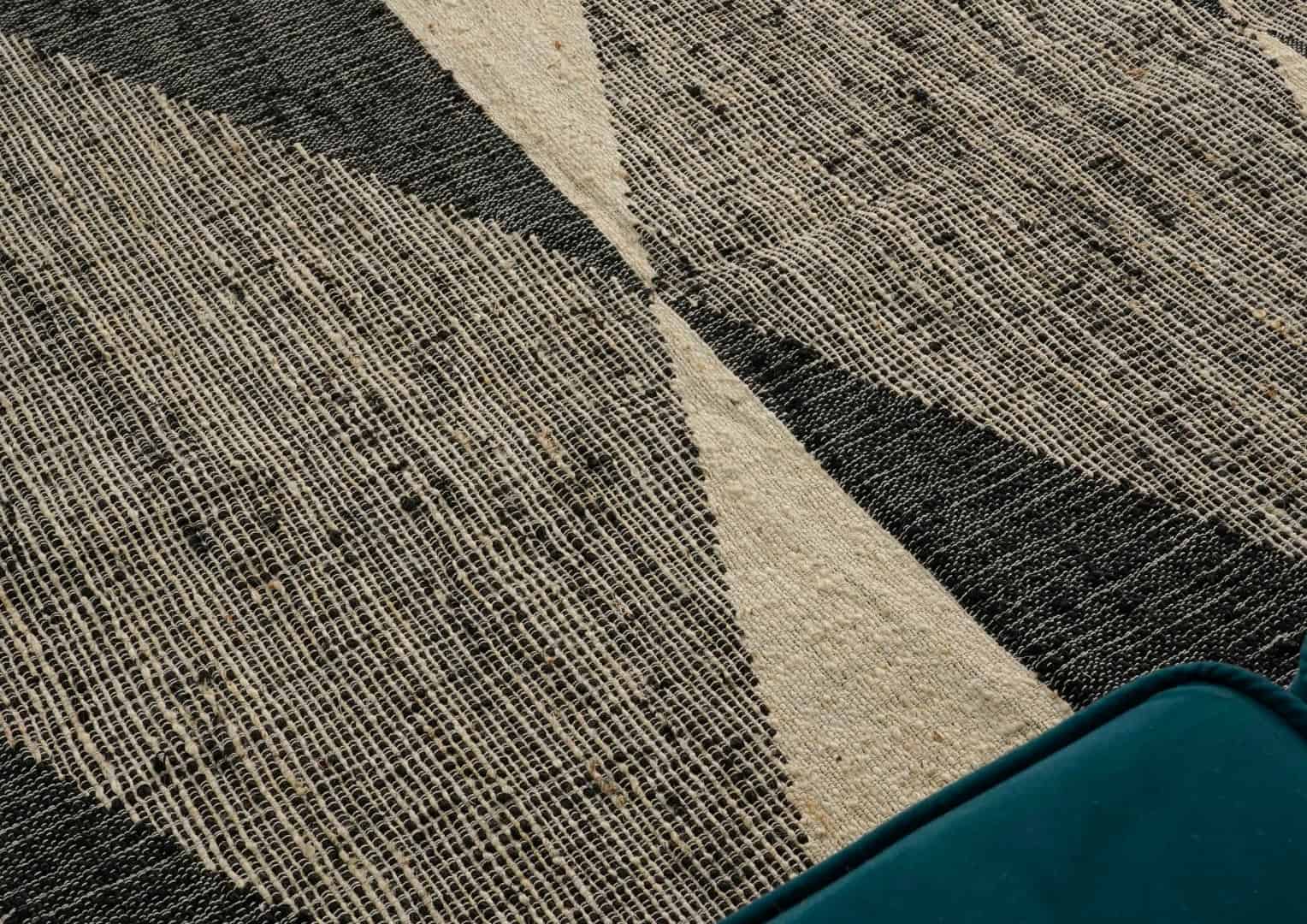 Indian Handwoven Colorful Cotton Jute Dhurrie Rug White Fringes Jute Rug Vintage Large Dhurrie Rug Entryway Jute Dhurrie For Dining Table Decor Rug  - Image 7