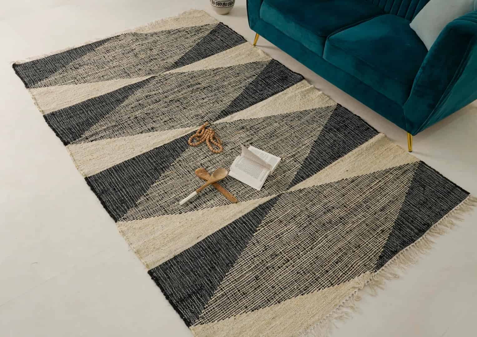 Indian Handwoven Colorful Cotton Jute Dhurrie Rug White Fringes Jute Rug Vintage Large Dhurrie Rug Entryway Jute Dhurrie For Dining Table Decor Rug  - Image 4