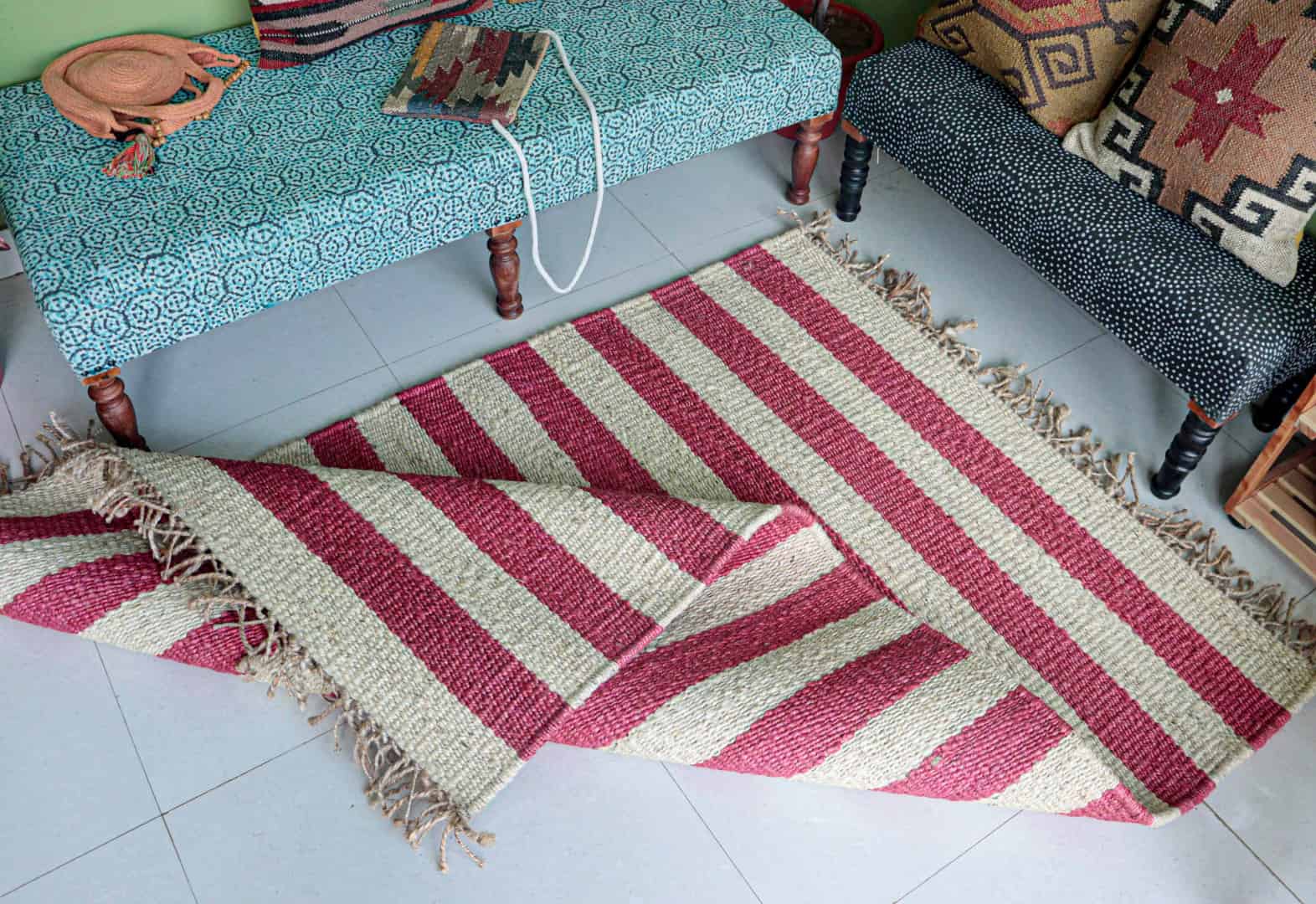 White Hemp Jute Rug With Red Stripes Line Decor Jute Rug Handwoven Large Dhurrie Rug And Beige Natural Fringes Hemp Rug For Living Guestroom Decor Rug  - Image 3