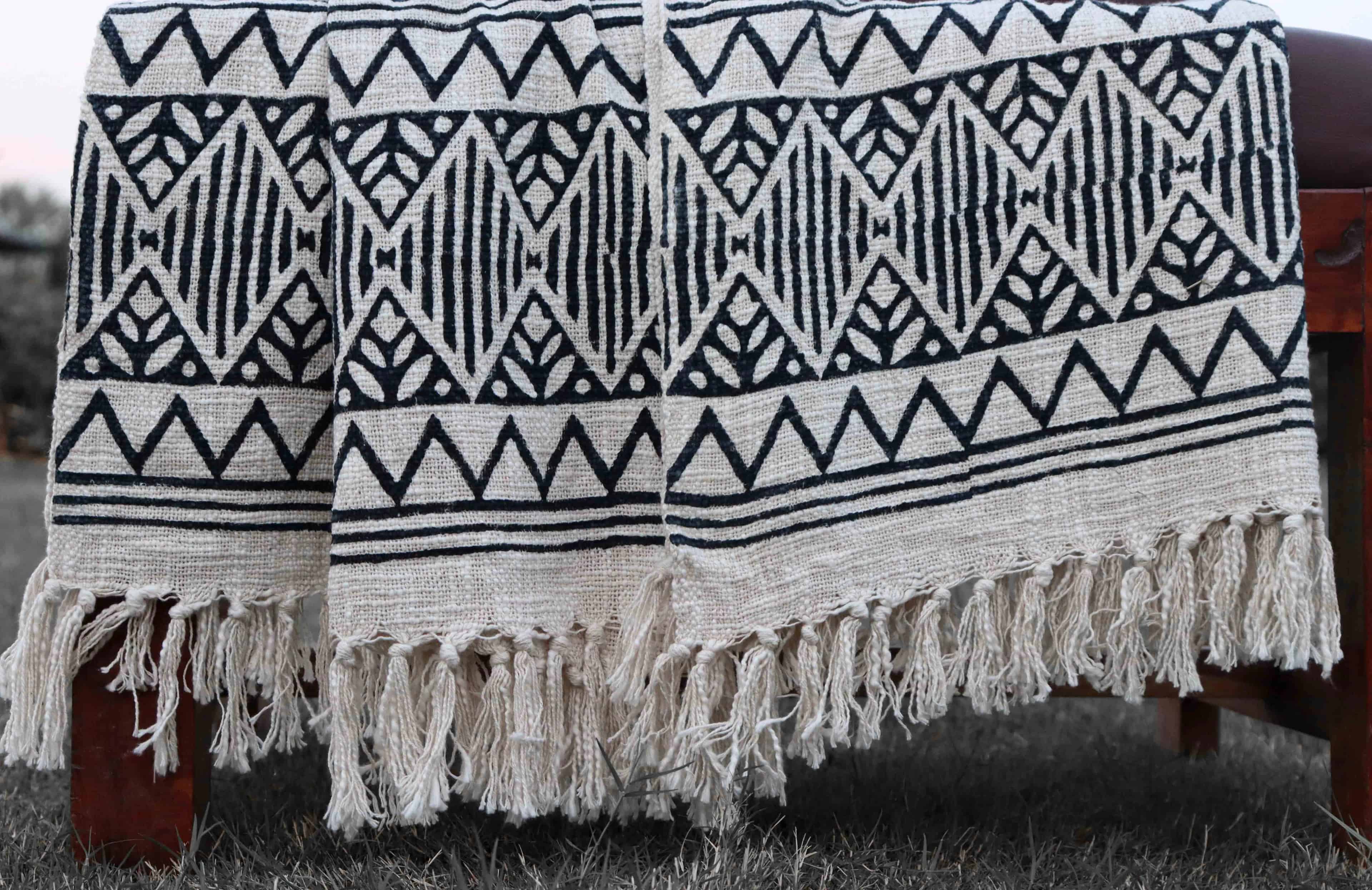 Handmade Soft Cotton Throw Blanket White Cotton Throw With Black Design Blanket Sofa Decor Cover Boho Ethnic Beach Towel For Living Guestroom Fringes Blanket   - Image 3