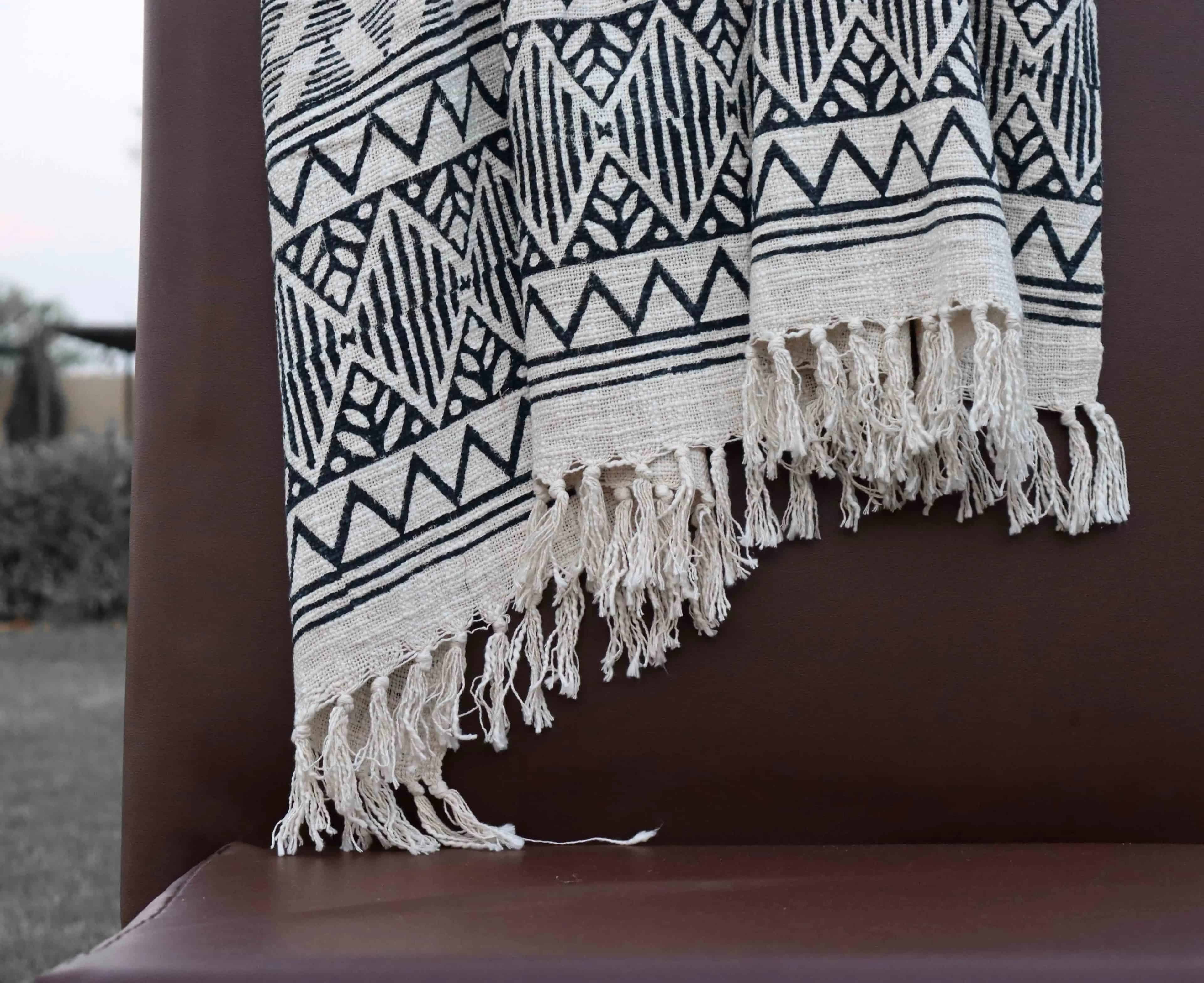 Handmade Soft Cotton Throw Blanket White Cotton Throw With Black Design Blanket Sofa Decor Cover Boho Ethnic Beach Towel For Living Guestroom Fringes Blanket   - Image 4
