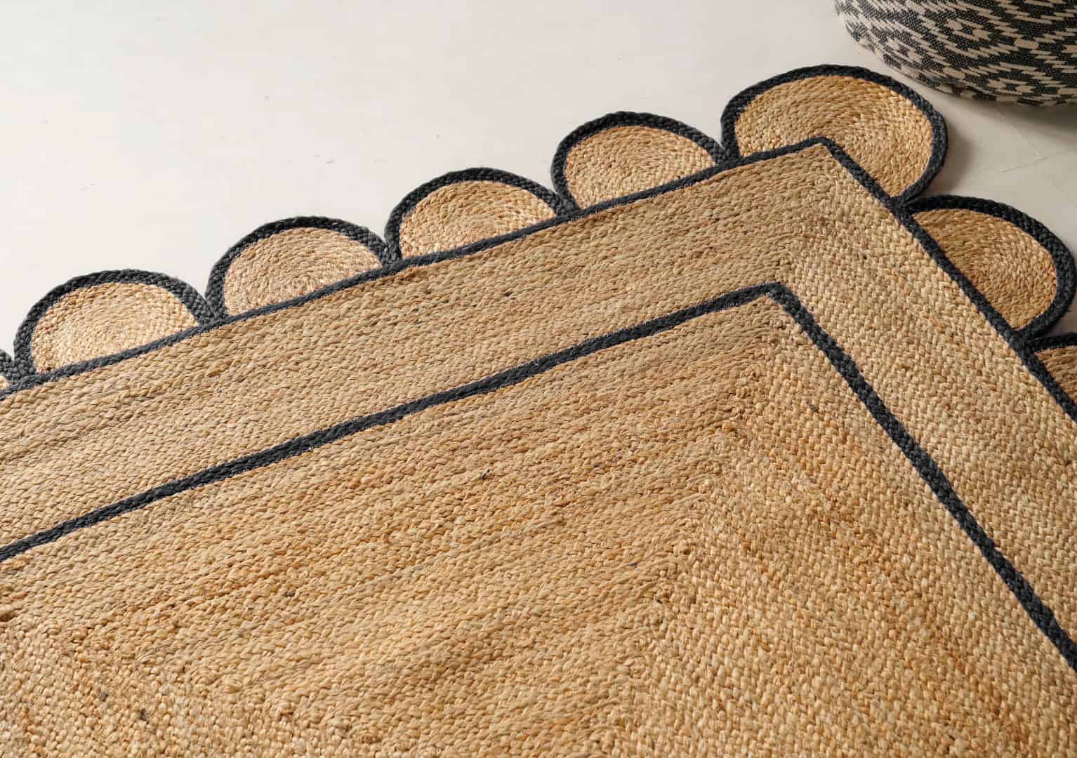 Hand Braided Ractangle Jute Rug Beige With Multicolor Border Rug Scalloped Pattarn - Image 4