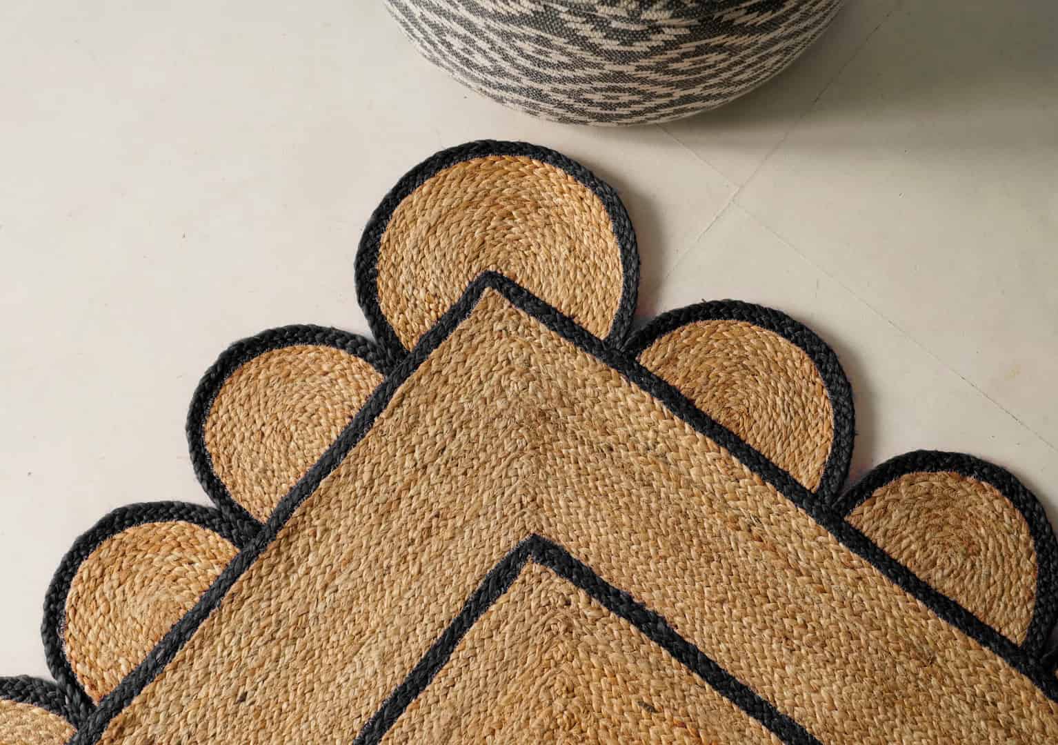 Hand Braided Ractangle Jute Rug Beige With Multicolor Border Rug Scalloped Pattarn - Image 5