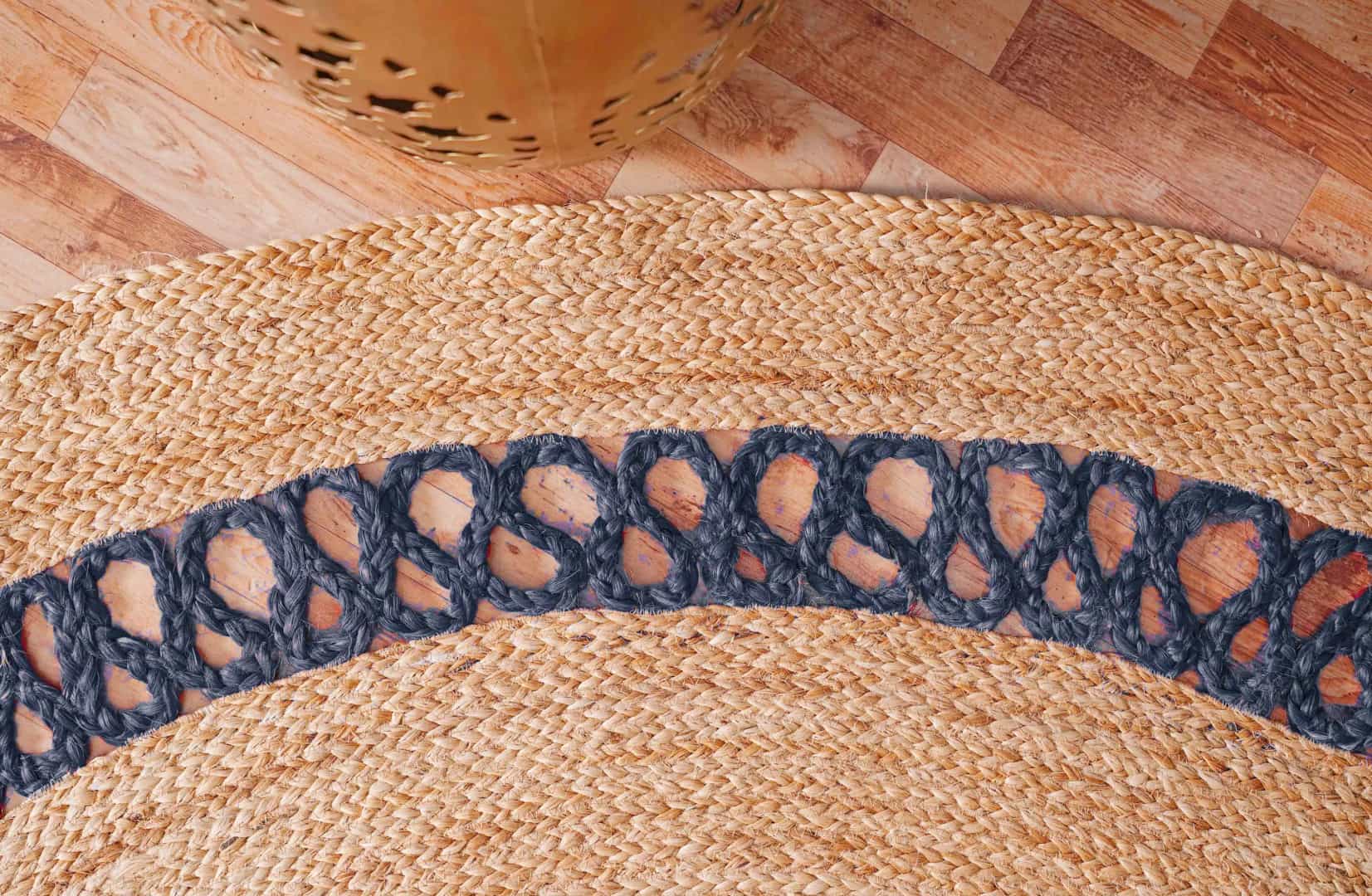 Custom Color Lattice Border Scalloped Hand Braided Natural Jute Round Rug - Image 4