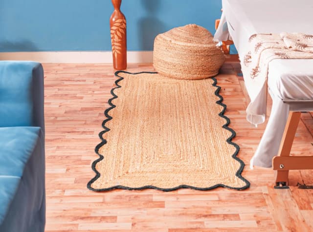 Custom Color Bordered Handmade Braided Natural Jute Wavy Edge Scalloped Runner Rug