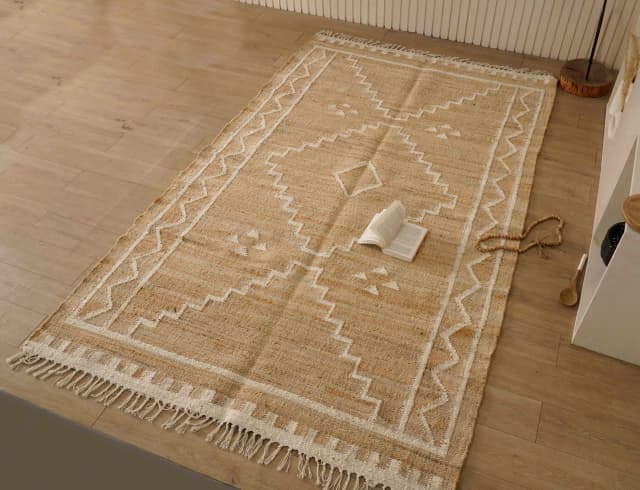 Natural Jute Fiber Cotton Hand Woven Bohemian Moroccan Inspired Rug Beige Jute Rug With White Pattern Rug For Decor Home And White Fringes Jute Rug 