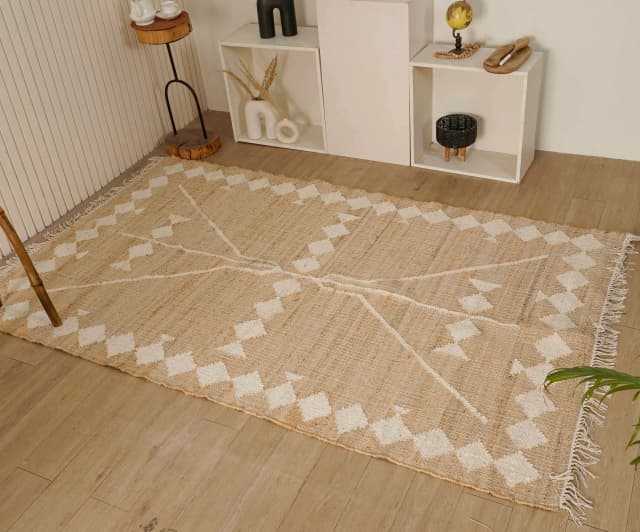 Beige Jute Rug With White Design Rug For Living Decor Room White Fringes Jute Rug Natural Jute Beige and White Design High Quality Hand Woven Geometric Boho Style Rug 