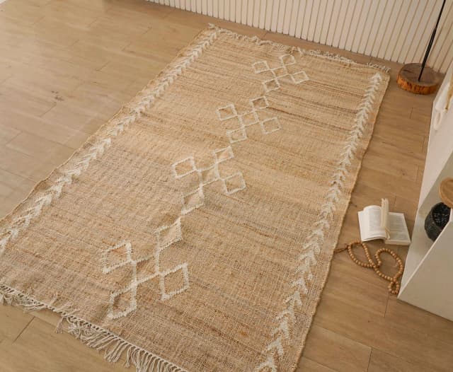 Indian Handmade Cotton Jute Dhurrie Bohemian Jute Rug Beige Jute Rug With White Pattern Rug Vintage Large Area Rug White Fringes Jute Rug Guestroom Decor Rug 