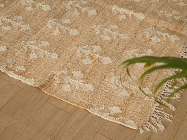 Ivory Flower Natural Jute wool High Quality Hand Woven Premium Quality Boho Style Rug Vintage Jute Large Area Rug White Design Rug and White Fringes Jute Rug 