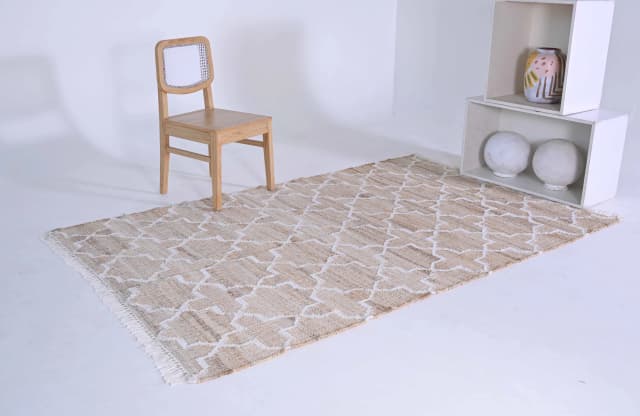 Indian Handmade Beige Cotton Jute Rug With White Design Rug Vintage Jute Area Rug Handwoven Cotton Large Dhurrie Rug White Fringes Jute Rug Home Decor Rug 