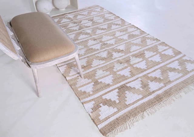 Natural Handwoven Beige Cotton Jute Rug With White Design Juna Rug Decorative Jute Area Rug For Living Home Vintage Large Rug and White Fringes Jute Rug 