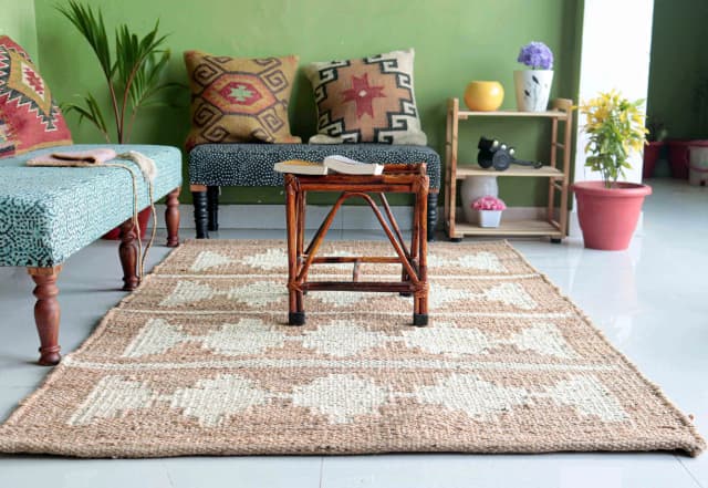 Indian Handwoven Hemp Jute Rug Beige Rectangle Jute Rug With White Design Rug Stair Decor Hemp Jute Rug Vintage Jute Rug Yoga Mat Dhurrie Rug For Home Decor 