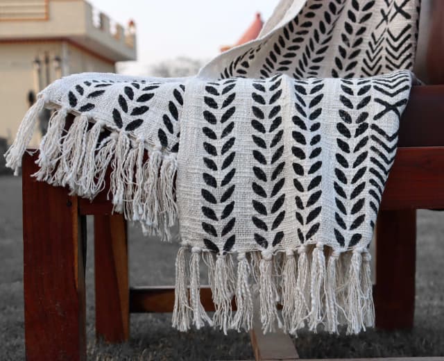 Indian Handmade Throw Blanket Bohemian Cloth Bed Cover With Tassels Hand-Loomed Block Print Cotton Sofa Throw Soft Cotton Throws Vintage Home Decor Throws 