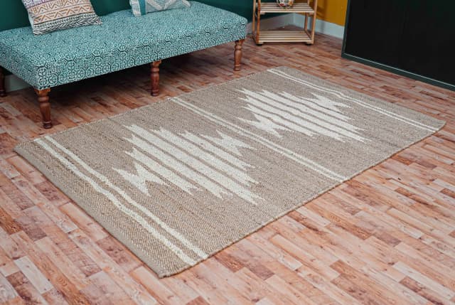 Handwoven Beige Hemp Rectangle Rug With White Design Jute Hemp Rug For Stair Decor Tufted Hemp Rug Natural Fiber Hemp For Living Room And Kitchen Decor Large Area Rug 