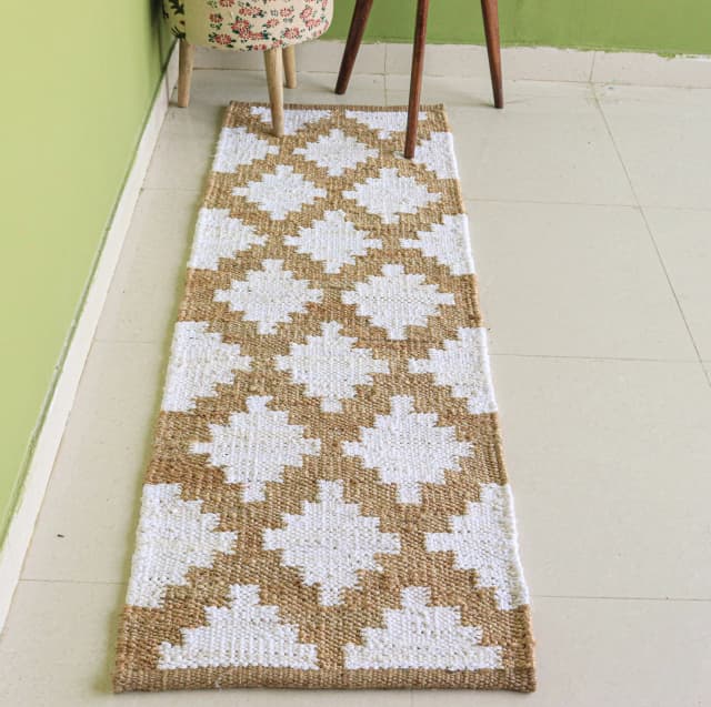 Natural Jute Hemp Runner Rug With White Design Hemp For Stair Decor Tufted Hemp Rug Natural Fiber Hemp Bohemian Jute Rug Home Decorative Runner Jute Dhurrie Rug 