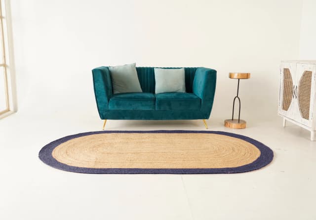 Traditional Hand Crafted Natural Oval Jute Rug With Navy Blue Border 