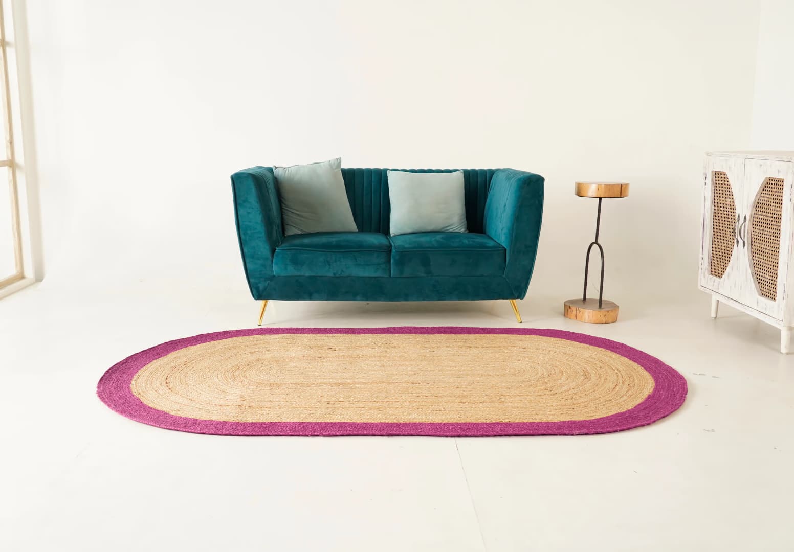 Traditional Hand Braided Natural Oval Jute Rug With Pink Border 