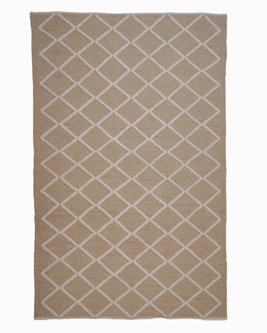 Handwoven Natural Jute Diamond Pattern Area Rug