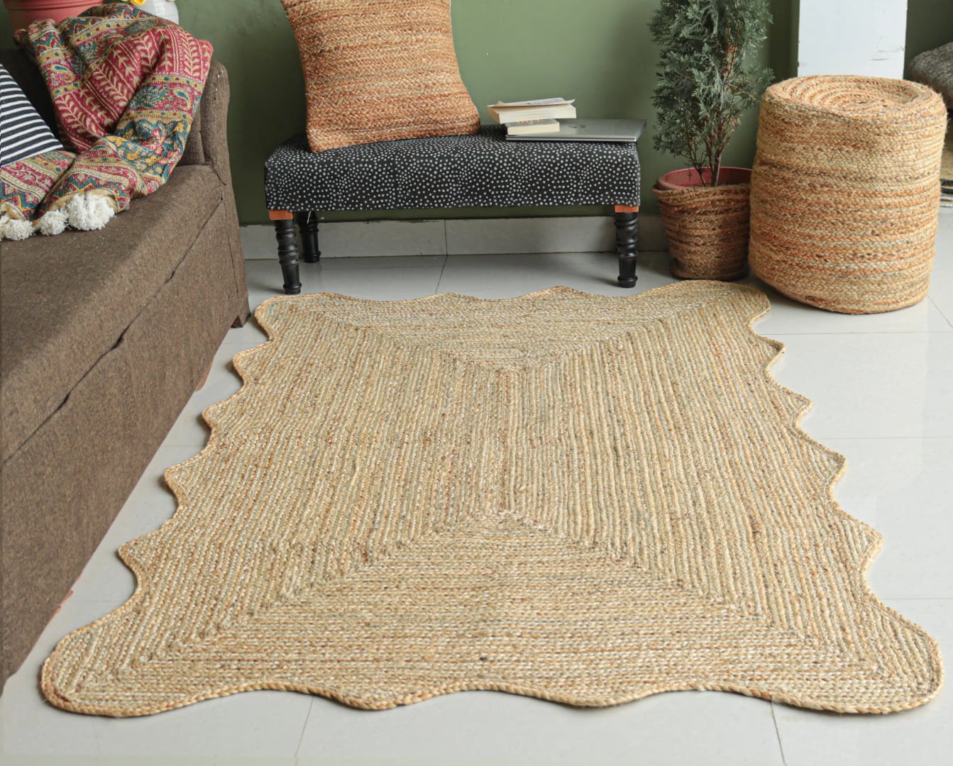 Indian Hand Braided Wavy Edge Scalloped Rectangle Jute Rug