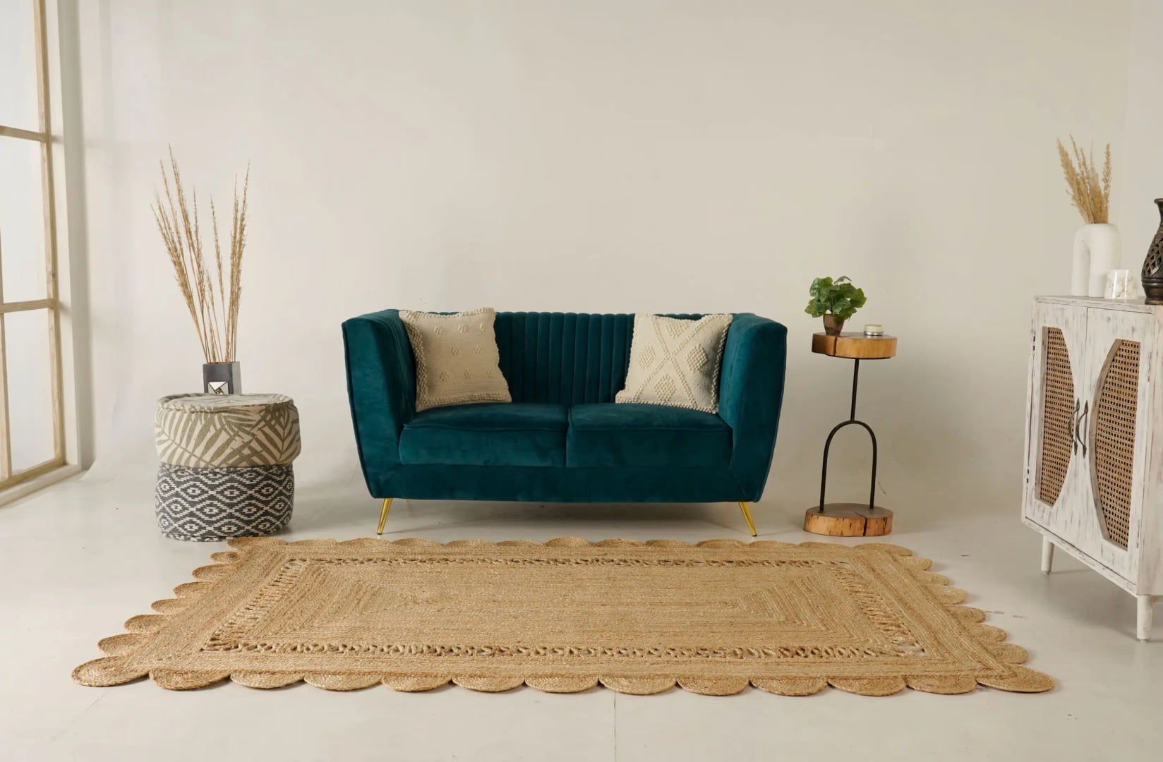 Indian Handmade Natural Braided Scalloped Rectangle Jute Rug