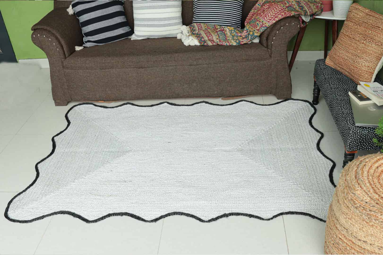 Hand Braided Scalloped Rectangle Jute Rug White with Wavy Edge Black Border - Image 8