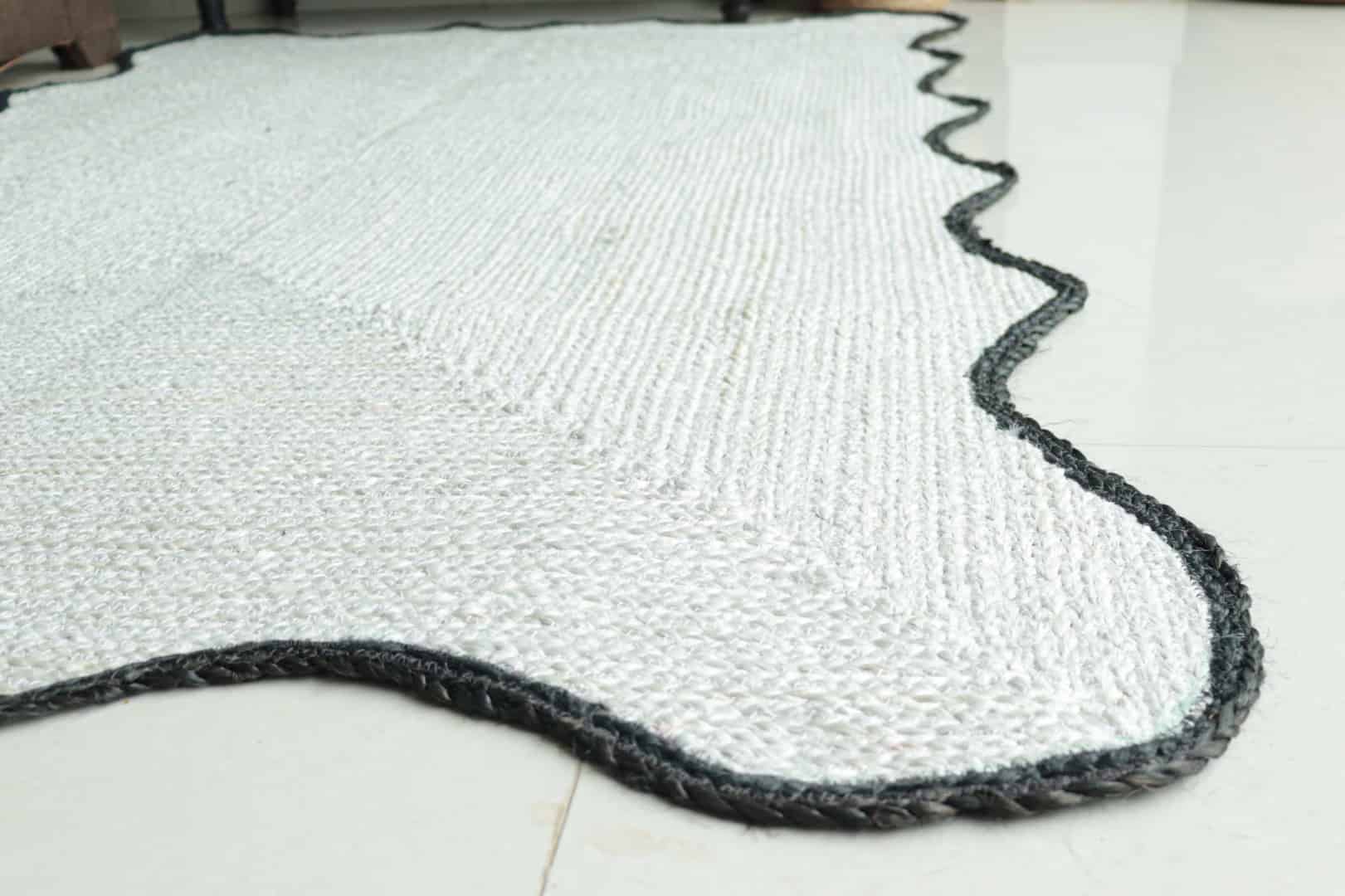 Hand Braided Scalloped Rectangle Jute Rug White with Wavy Edge Black Border - Image 6