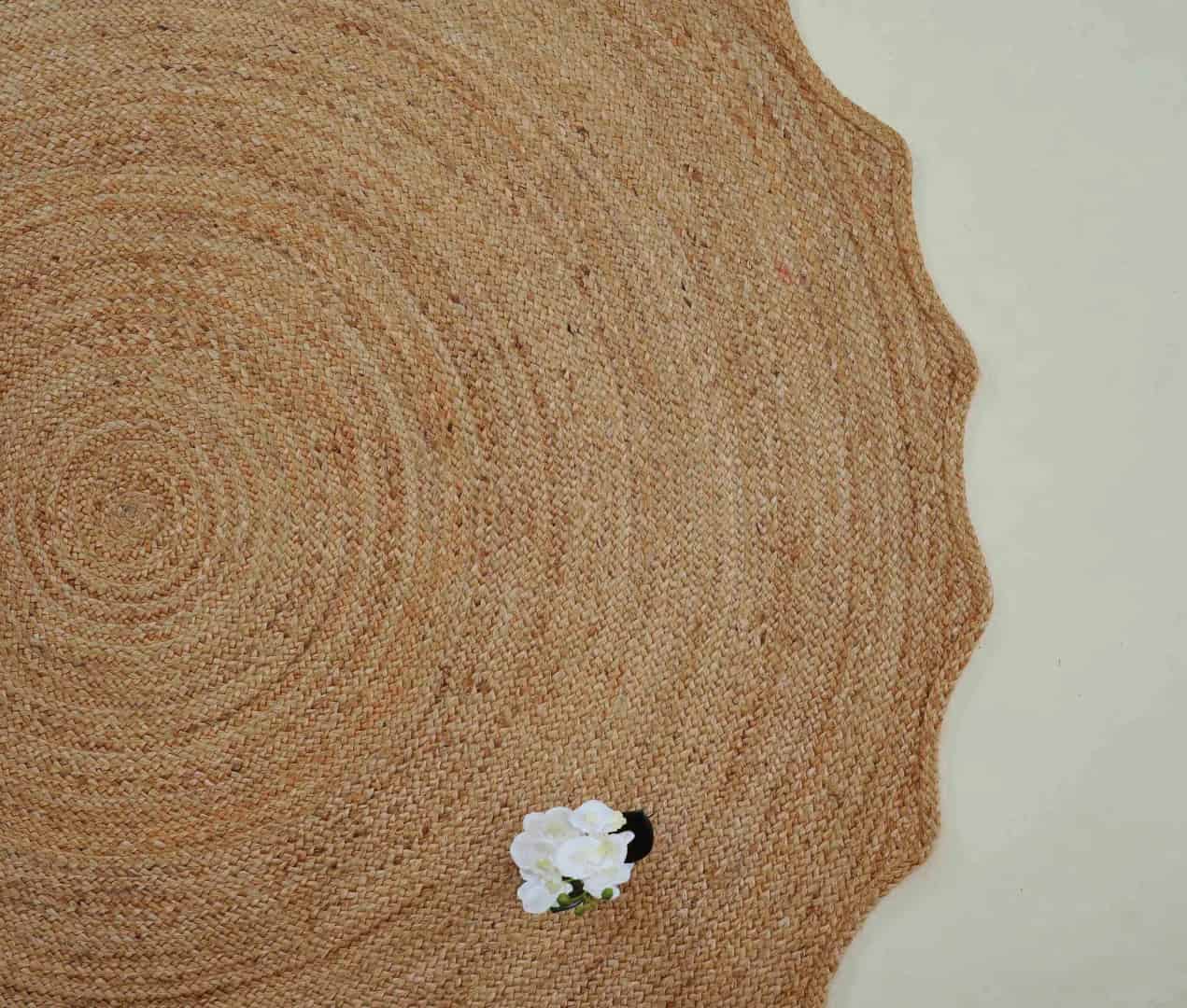 Handcrafted Jute Round Rug with Elegant Scalloped Border - Image 2