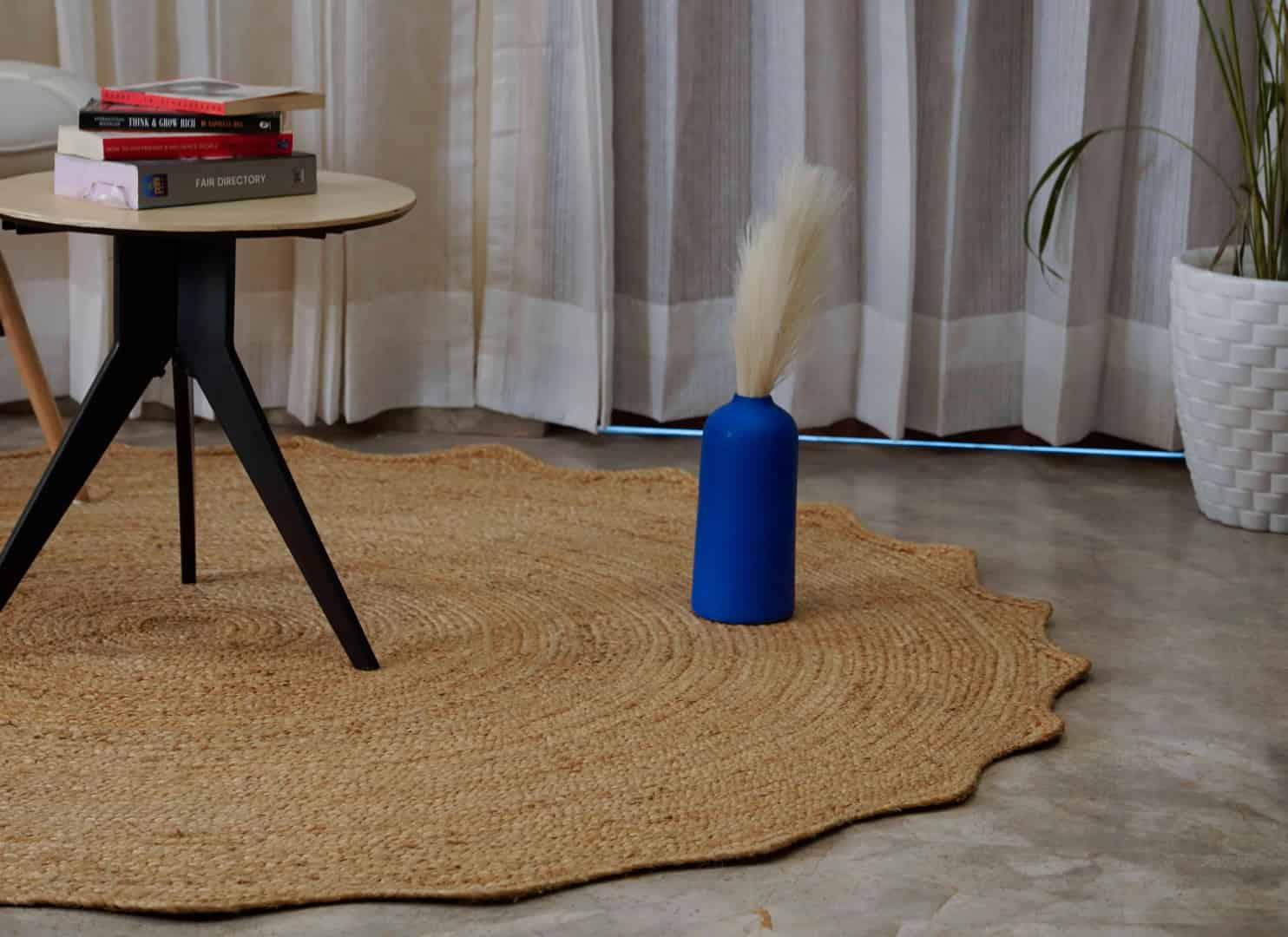 Handcrafted Jute Round Rug with Elegant Scalloped Border - Image 4